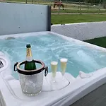 Domaine Du Cheval D'argent 3* Saiguede