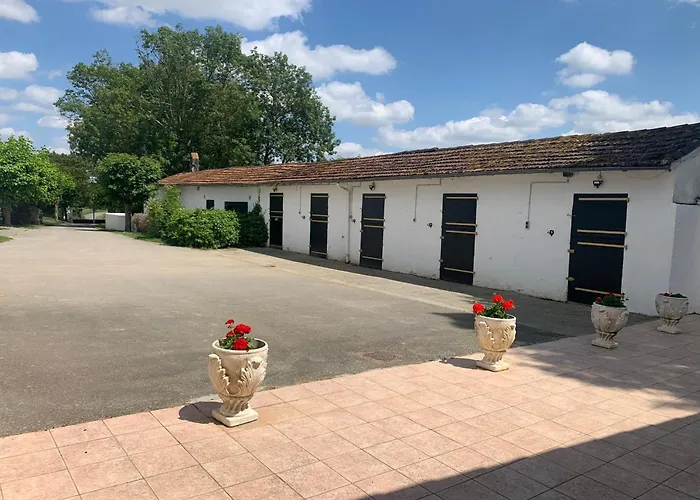 Domaine Du Cheval D'argent 3* Saiguede